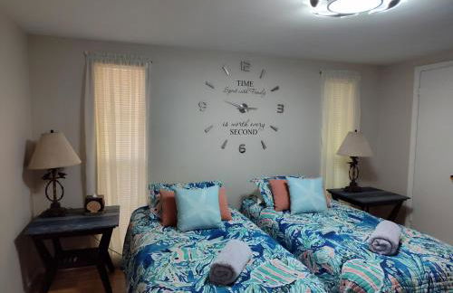 Comfortable Stay- Fully Stocked Home & Coffee Bar- All Essentials Provided - Photo 34