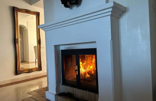 LAP- 3 bed apartment on the beach. Families only - Photo 10