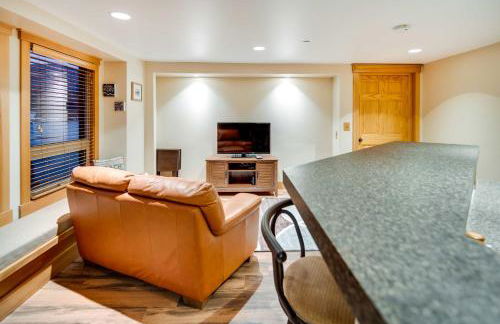 Ketchikan Apt - Walk to Refuge Cove Beach! - Foto 8