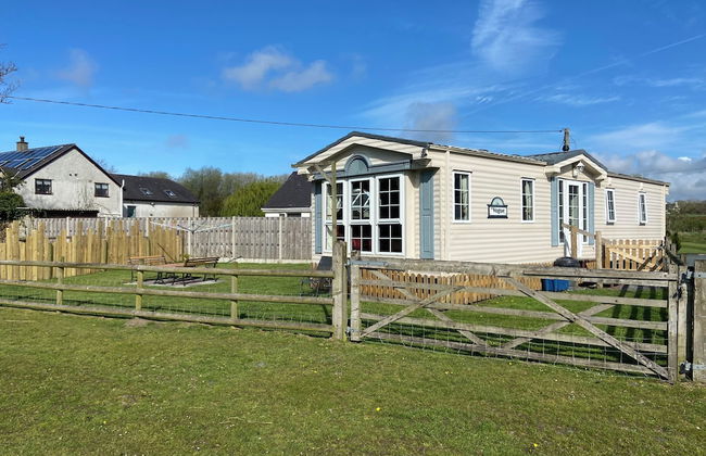 Beautiful 2-bed Chalet in Llanfairpwllgwyngyll - Photo 1