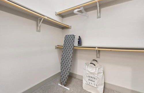 Serene Frisco Apt with Pool, EV Charger and Gym - Foto 11