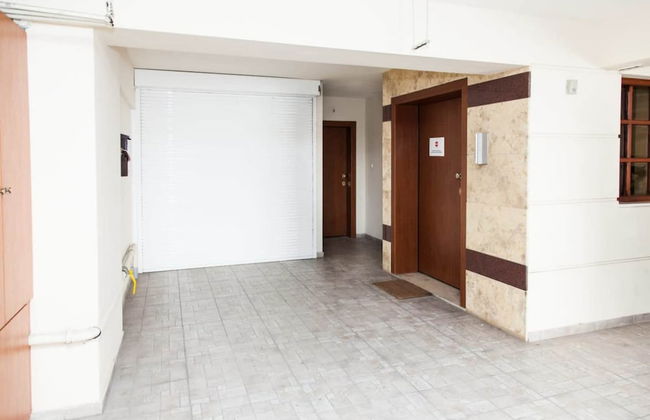 Elegant & Spacious Apt. with Sea View - Photo 32