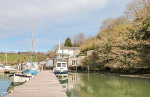 Spanish Boathouse - Photo 34