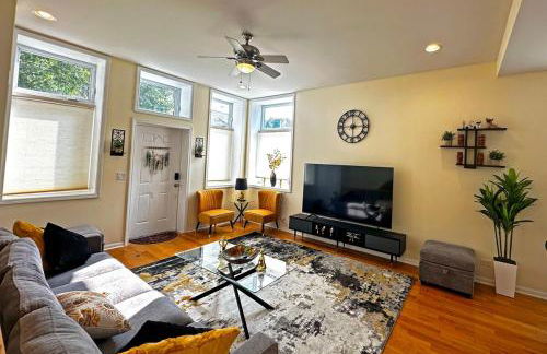 Spacious and Modern 3BD 2BA Home- Garage Parking! - Foto 2