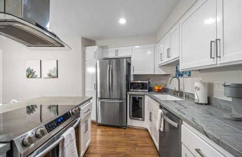 Seaside Serenity with Ocean Views - Photo 3