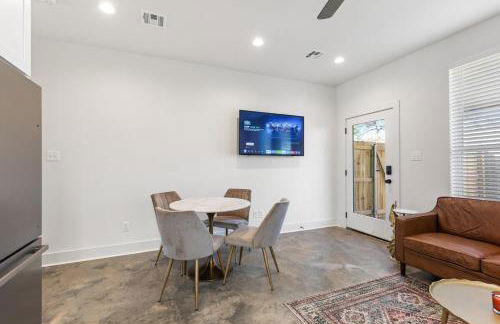 NEW Acadian House KING Bed Cajun Luxury Nespresso - Foto 6