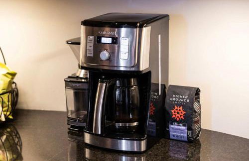 Top of The Peak: Downtown Gem! Steps to Beach - Foto 12