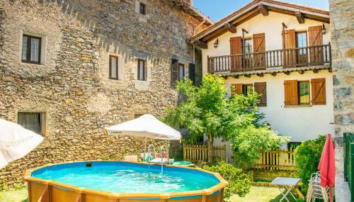 Casa Artorena, acogedora casa rural en pleno corazón del valle de la Ultzama - Foto 1, Garden, sunbed, Garden view