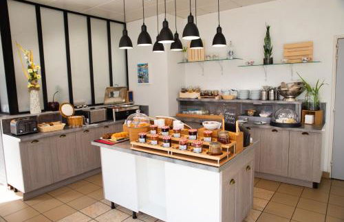 BRIT HOTEL Confort Lannion Centre Gare - Photo 32