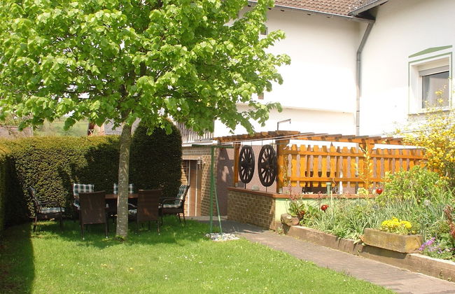 Cozy Apartment in Wilsecker near Forest - Photo 9