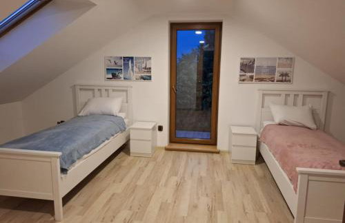 Biały Domek dla 6 osób oraz Domek Sternika dla 4 osób - jezioro, las, wiejski klimat - Foto 16