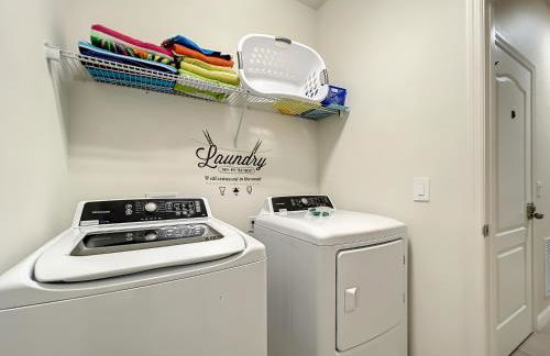 Solterra Resort Davenport FL Clubhouse Area - 7 Bedroom 6 Bath Home with Private Pool Spa - Lazy River 20 min from Disney - Foto 71