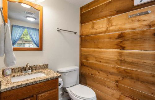 The Cozy Cottage Getaway - Private Pool & Hot Tub - Foto 35