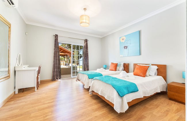 Villa Amendoeira in Olhos de gua - Foto 20