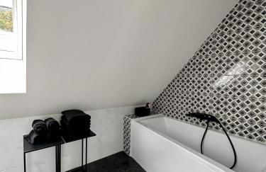 Chalet Le René-Sens - 5 pers - Grande terrasse - bain nordique SPA - Piscine - Foto 20