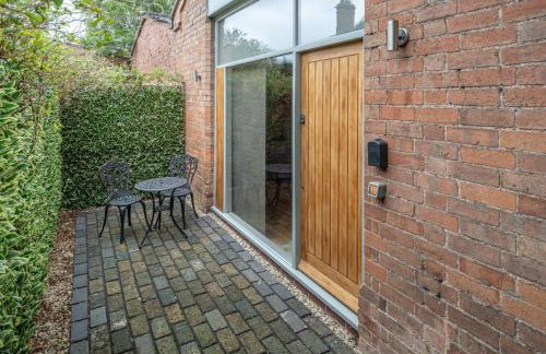 The Coach House - Cosy Retreat in Warwickshire! - Photo 33