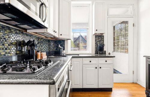 Chic Victorian Manor - Sleeps 12 - Congress Park - Foto 14