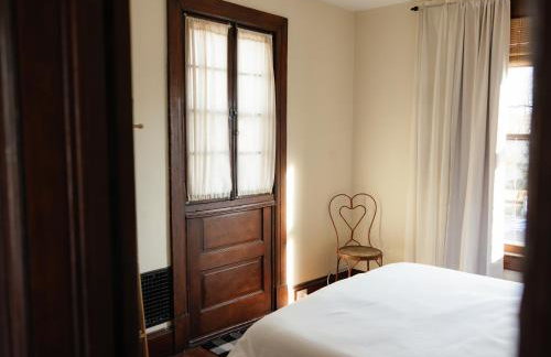 Designer Home, Hot Tub, Private Yard, & Projector - Foto 49