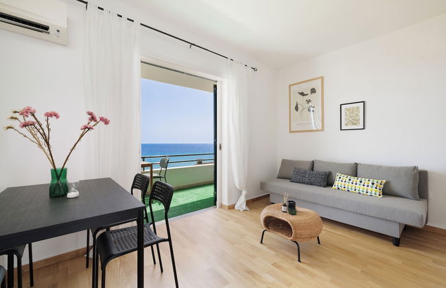 Coastal Bliss Apartments - Photo 17