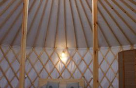 Domek i jurta nad rzeką - Foto 15