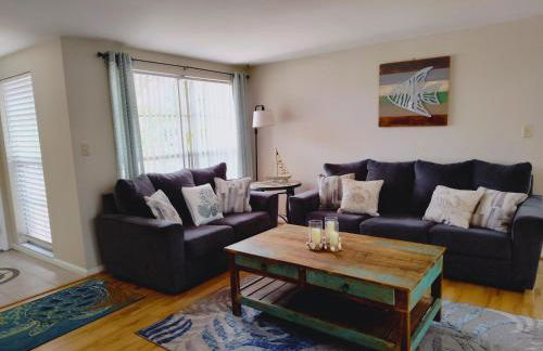 Comfortable Stay- Fully Stocked Home & Coffee Bar- All Essentials Provided - Photo 11