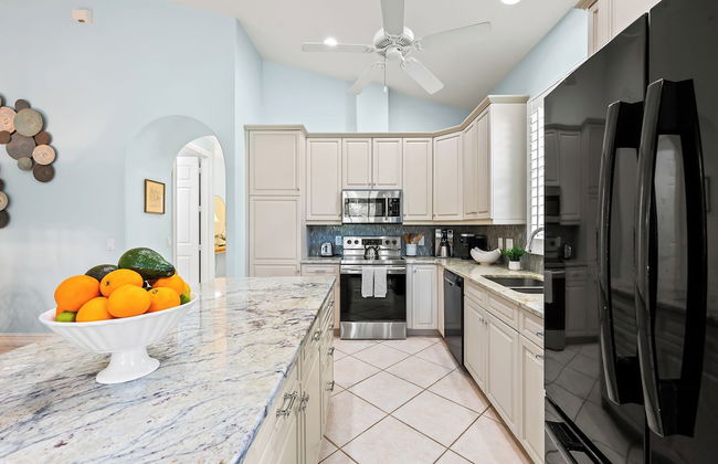 Neapolitan - Newly Renovated 3-BR Luxury Home with Private Pool. Enjoy a Fully Equipped Kitchen and Free Wi-Fi - Foto 12