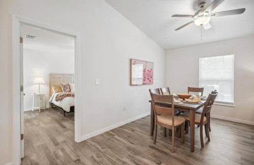 Cape House - 4 BR - Pool - Fire Pit - Private Backyard - Foto 15