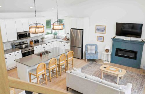 3-story home for 12 Near Ark with Hot Tub & Parking! - Foto 13