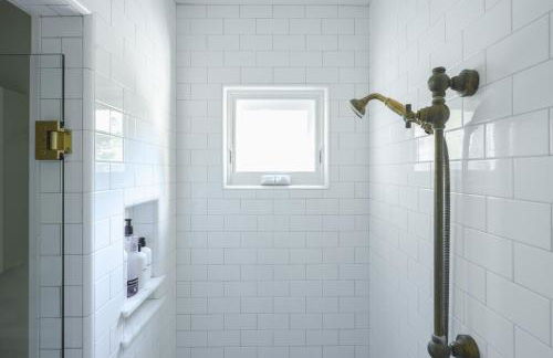 1907 Stone House - King Bed, Office, Crib, Toys - Foto 49