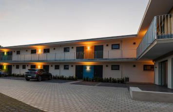 Boarding & HOUSE T24 - Foto 1