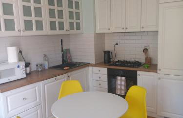 ŁADNE MIESZKANIE W PRZYJAZNEJ OKOLICY - NICE APARTMENT IN a FRIENDLY NEIGHBORHOOD - Foto 2