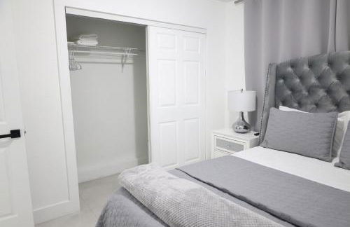 GREAT Luxe House NEAR Downtown & Marina in Miami - Photo 30