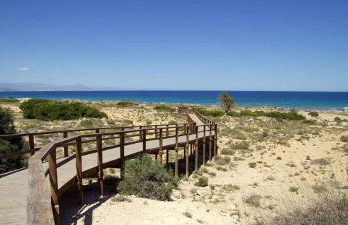 Preciosa casa con terraza y piscina R64 by Novadesta - Photo 22