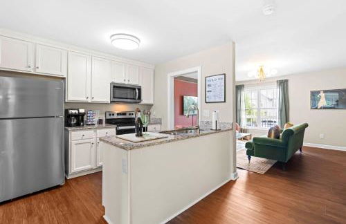 Raleigh Retreat w Fire Pit Patio & Workspace - Foto 11