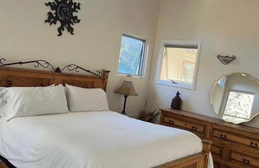 Creekside Craftsman Cabin with Jacuzzi - Alpine Splendor 6 Mins to downtown - Photo 13