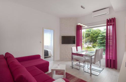 The Beach Apartments - Photo 12
