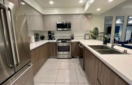 Century City Cozy 3 Bedroom Apartment with Parking 302,303 - Foto 12