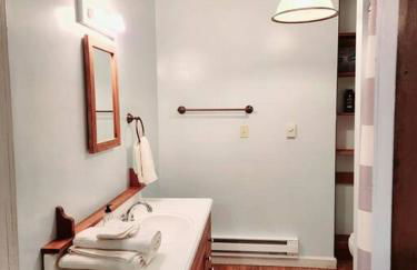 BaseCampWV-Durbin. Spacious 4 bedroom house w/yard - Foto 14