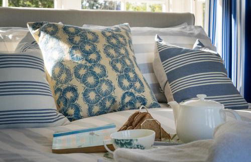 Bay House - Photo 42