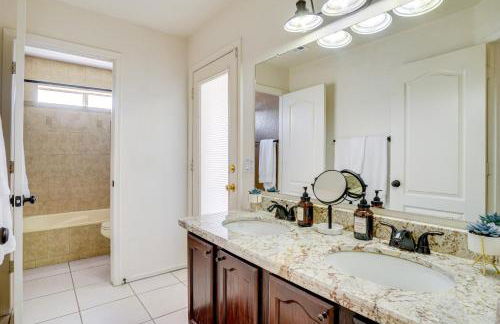 Lakefront Home with Outdoor Oasis in Glendale! - Foto 21