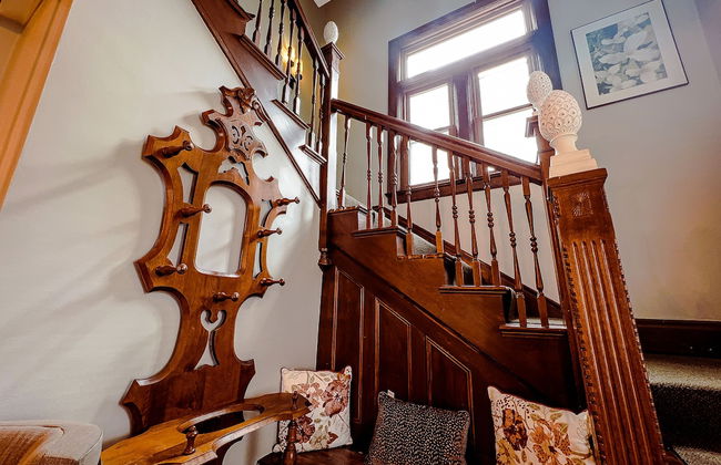 THE 1023 With Private Yard & Parking, Near Falls & Casino by Niagara Hospitality - Photo 32