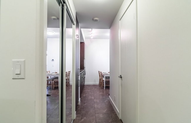 AOC Suites 2 Bedroom Condo, City CN Tower View - Foto 6
