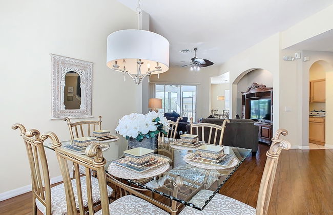 Elegant 5BR Home w Private Pool Spa Near Disney - Foto 9