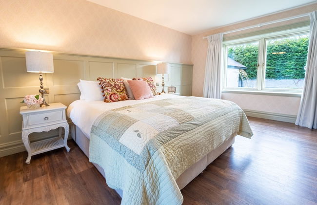 Luxury Castle Lodge - Photo 3