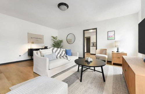 HostWise Stays - Butler St, Off-Street Parking, Brand New! - Foto 6