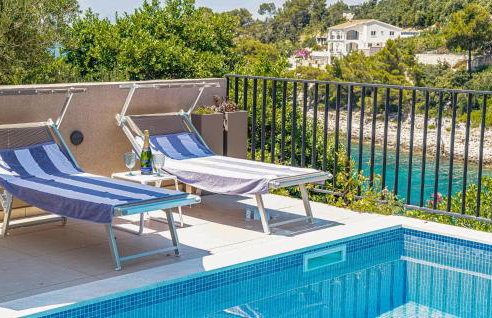 4 Bedroom Gorgeous Home In Korcula - Photo 13