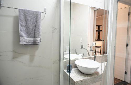 Lindo 2 Qts Vaga Búzios vista deslumbrante do Mar - Foto 15