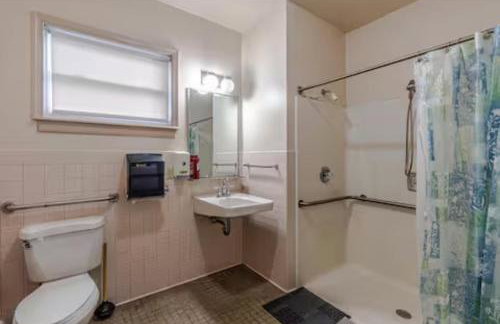 Sprawling 9 BR Mountaintop Oasis with BlueRidge Views - Foto 7