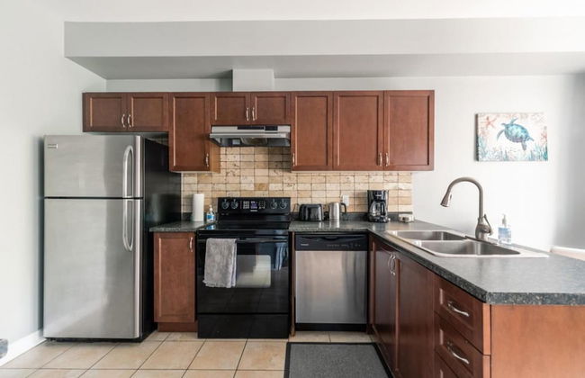 Luxury 3BR 2 5BA Townhome Private HOT TUB GYM BBQ Sauna - Foto 4