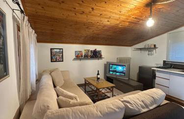 Boomers Attic Athens - Foto 15